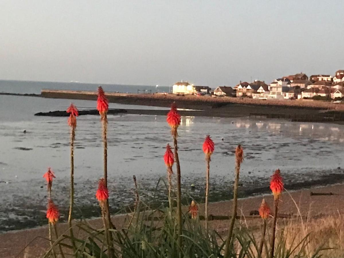 Once Upon A Tide Lägenhet Herne Bay Exteriör bild